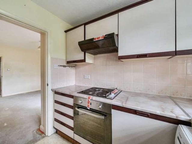Flat for sale in Bray Wick, Maidenhead