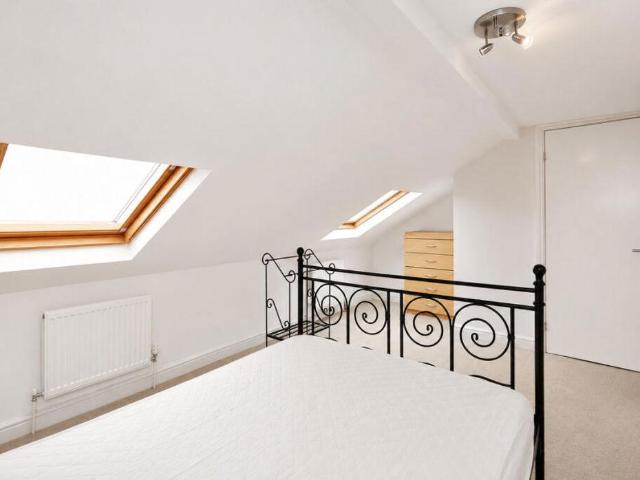 Flat for sale in Kilburn, Greater London