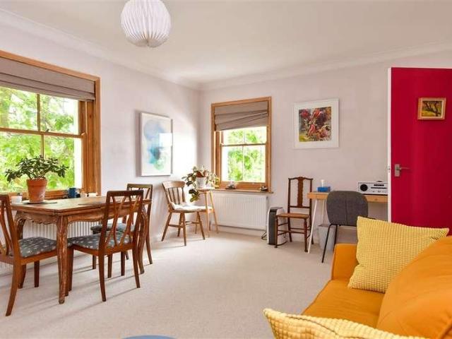 Flat for sale in Round Hill, Brighton & Hove