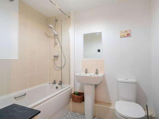 Flat for sale in Trowbridge