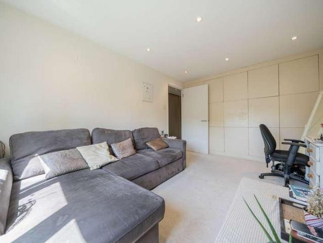 Flat for sale in London Borough of Lewisham, Greater London