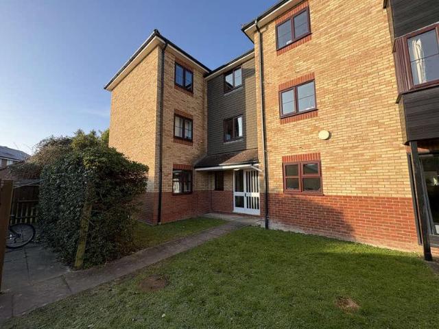Flat for sale in Arrington, Cambridgeshire