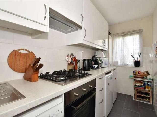 Flat for sale in Purley, Purley