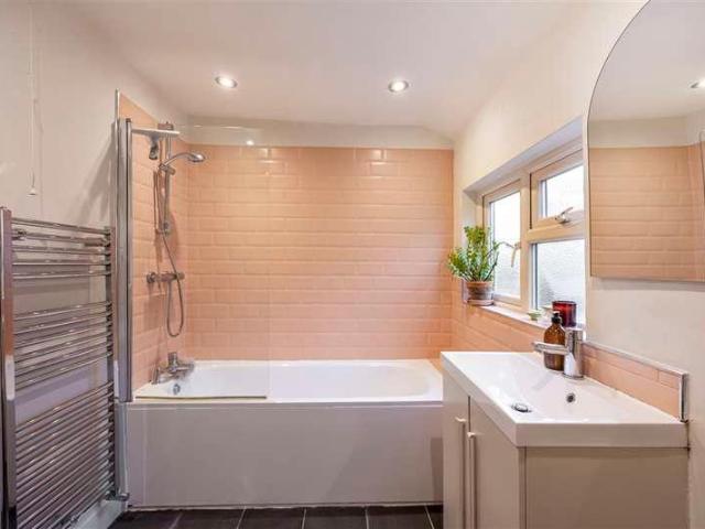 Flat for sale in Round Hill, Brighton & Hove