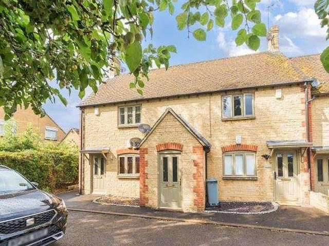 Flat for sale in Black Bourton, Oxfordshire