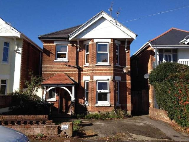 Flat for sale in Talbot Village, Bournemouth
