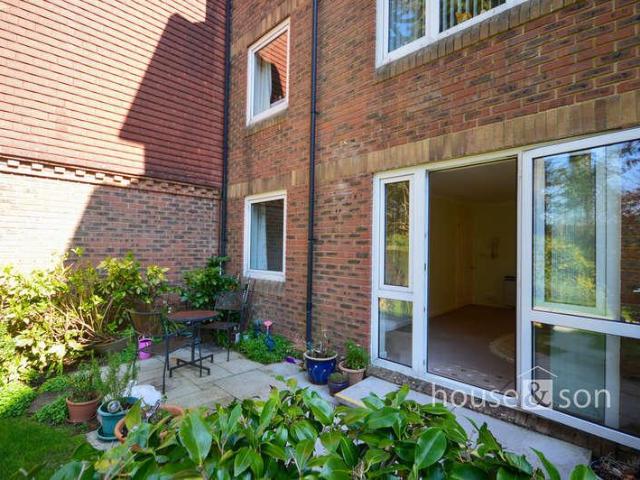 House for sale in Queens Park, Bournemouth