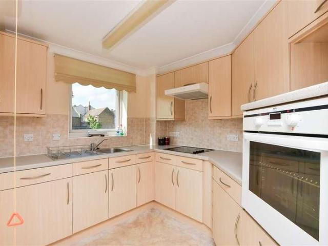 Flat for sale in Cliftonville West, Acol