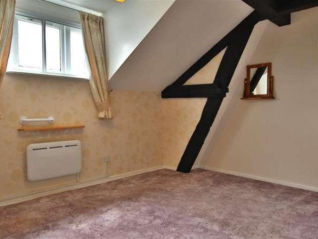 Flat for sale in Tewkesbury, Pamington