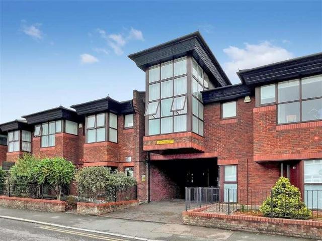 Flat for sale in Bromley, Widmore