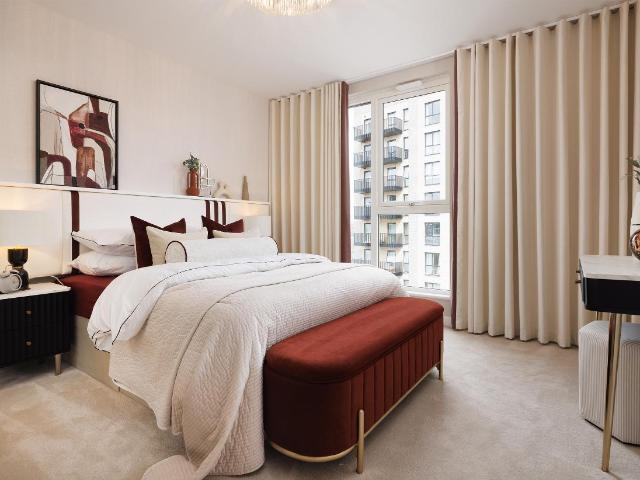 Flat for sale in Hayes, Greater London