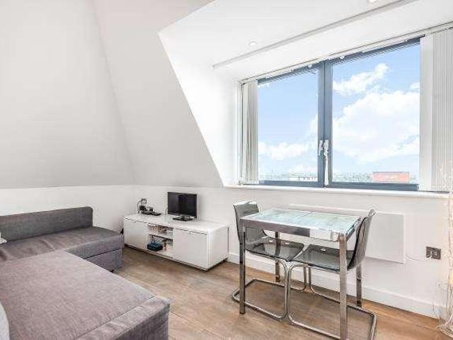 Flat for sale in Slough