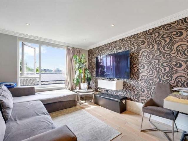 Flat for sale in Barnsbury, Greater London