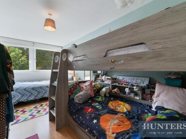 Flat for sale in London Borough of Hounslow, Greater London