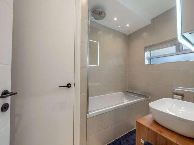 Flat for sale in City of Westminster, Greater London