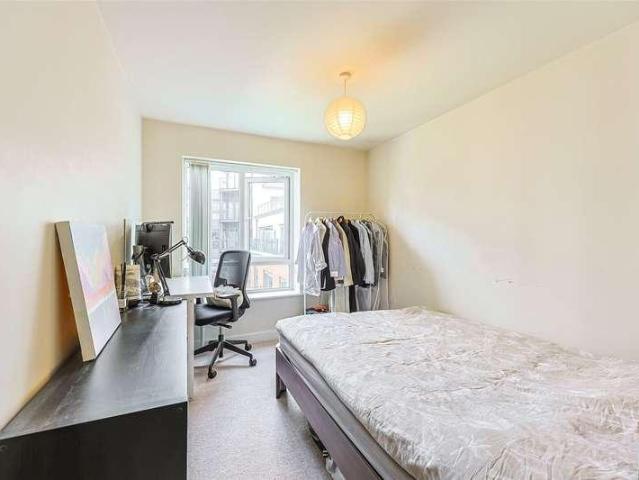 Flat for sale in Colindale, Greater London
