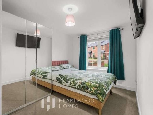 Flat for sale in Five Acres, Hertfordshire