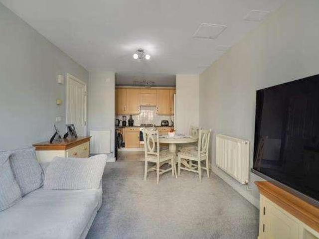 Flat for sale in Chalvey, Slough