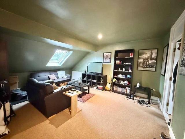 Flat for sale in Hanworth, Bracknell
