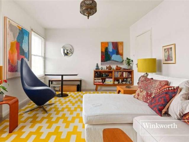 Flat for sale in Finchley, Greater London