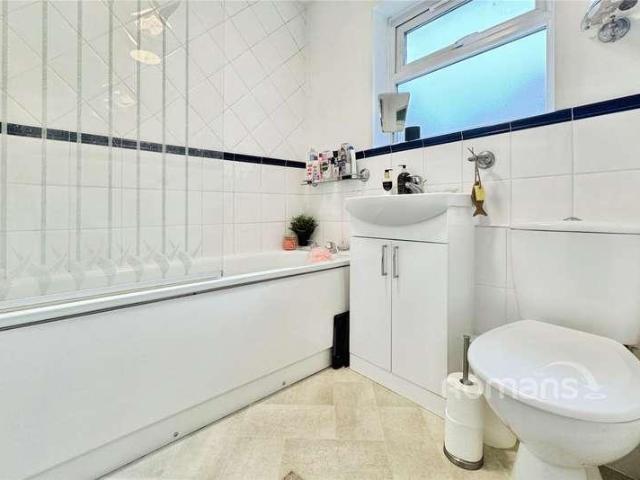 Flat for sale in Little Sandhurst