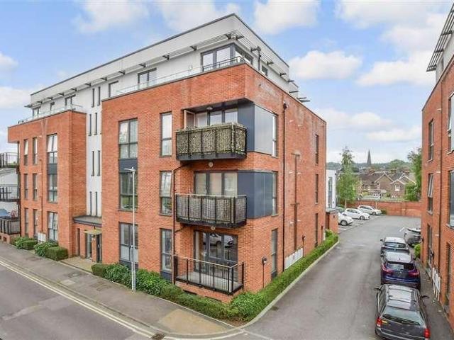 Flat for sale in Brook Street, Bourne Vale