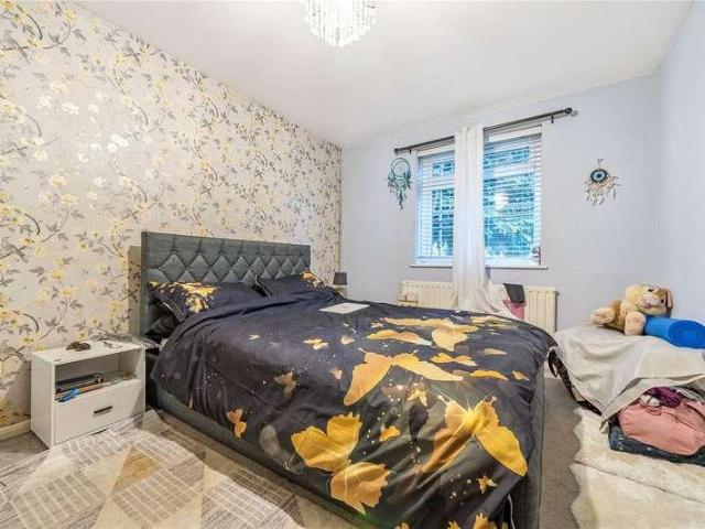 Flat for sale in Greater London
