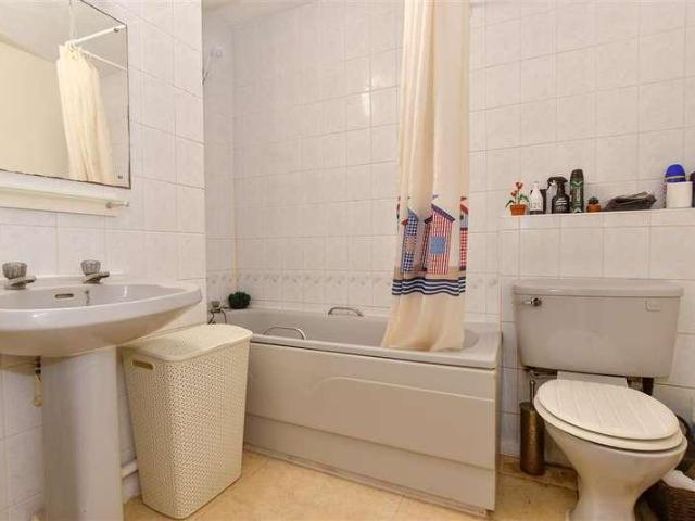 Flat for sale in Cowes, Isle Of Wight
