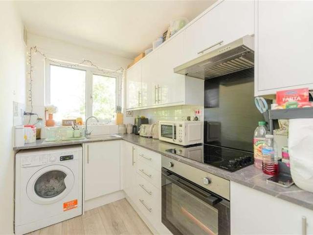 Flat for sale in Chatham