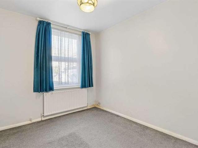 Flat for sale in Oxenden, The Bridge