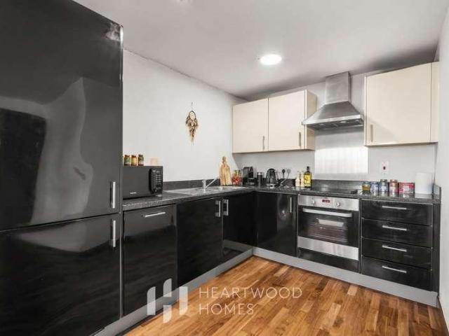 Flat for sale in St Albans, Five Acres