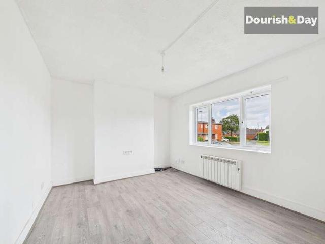 Flat for sale in Stone, Baswich