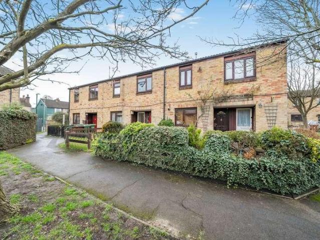 Flat for sale in South Beddington, Greater London