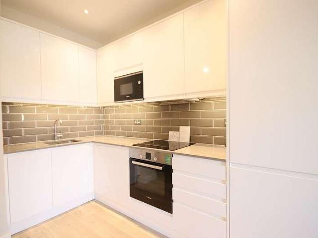 Flat for sale in Maidenhead