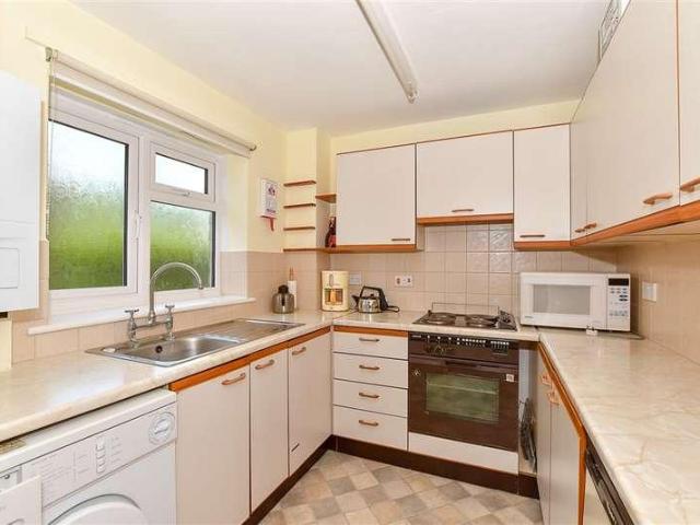 Flat for sale in Sandown Park, Kent