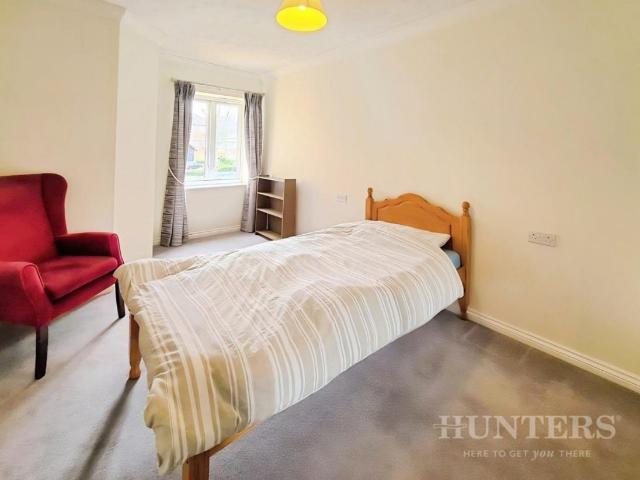 Flat for sale in The Wrythe, Greater London