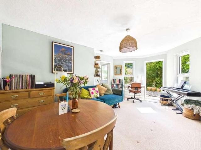 Flat for sale in Brunswick
