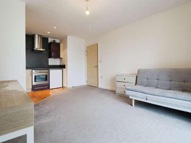 Flat for sale in Crockherbtown, Falcon Lodge