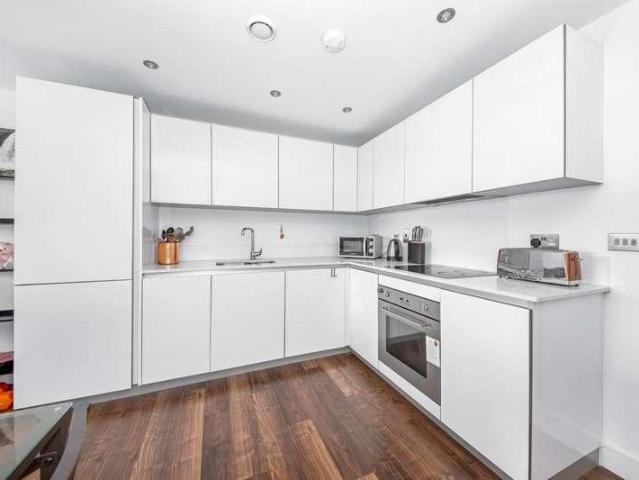 Flat for sale in Peckham, Greater London
