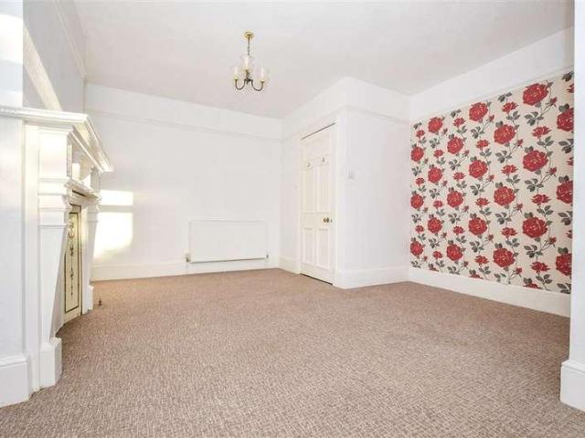 Flat for sale in Middle Deal, Ash