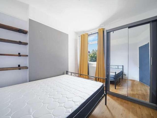 Flat for sale in London Borough of Croydon, Thornton Heath