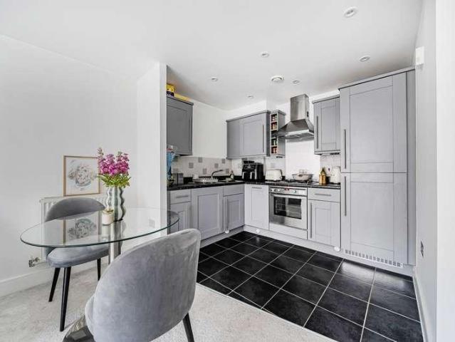Flat for sale in Ruislip, London Borough of Hillingdon