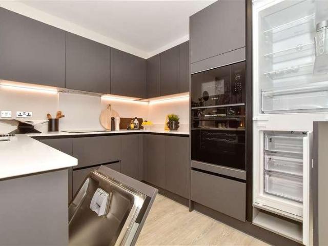 Flat for sale in Dagenham, Greater London