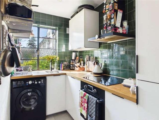Flat for sale in London Borough of Lambeth, Greater London