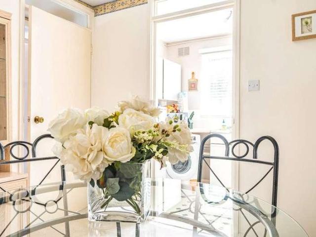 Flat for sale in Grange Park, Swindon