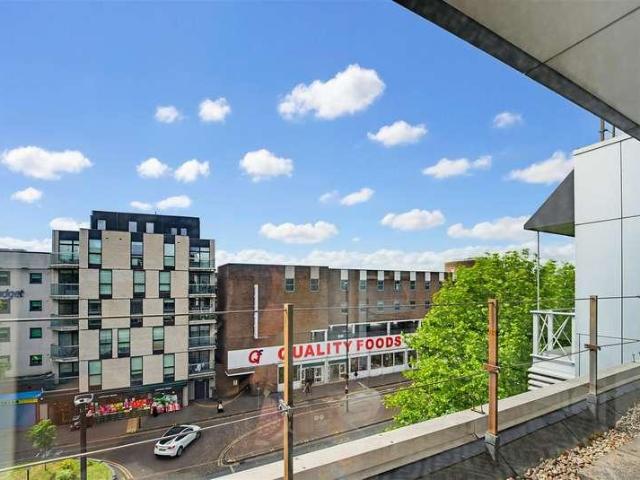 Flat for sale in London Borough of Hounslow, Greater London