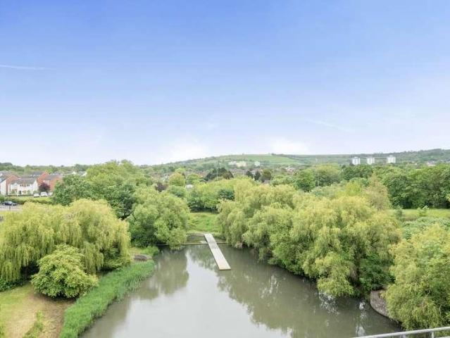 Flat for sale in Feckenham, City Of Bristol