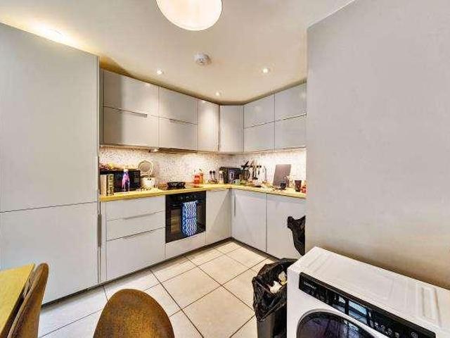 Flat for sale in Headington Shops, The Slade