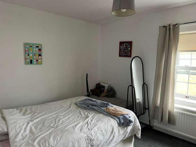Flat for sale in Folkestone