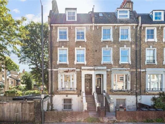 Flat for sale in London Borough of Hackney, Greater London